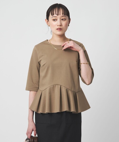 green label relaxing(グリーンレーベルリラクシング)の「イレヘム ペプラム ポンチ プルオーバー カットソー 接触冷感 UVカット(Tシャツ/カットソー・レディース・ベージュ/オフホワイト/ブラック・FREE)」の3枚目の写真