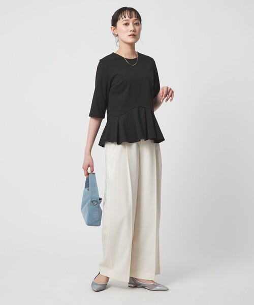 green label relaxing(グリーンレーベルリラクシング)の「イレヘム ペプラム ポンチ プルオーバー カットソー 接触冷感 UVカット(Tシャツ/カットソー・レディース・ベージュ/オフホワイト/ブラック・FREE)」の6枚目の写真