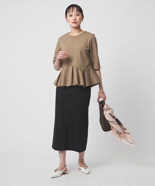 green label relaxing(グリーンレーベルリラクシング)の「イレヘム ペプラム ポンチ プルオーバー カットソー 接触冷感 UVカット(Tシャツ/カットソー・レディース・ベージュ/オフホワイト/ブラック・FREE)」の10枚目の写真