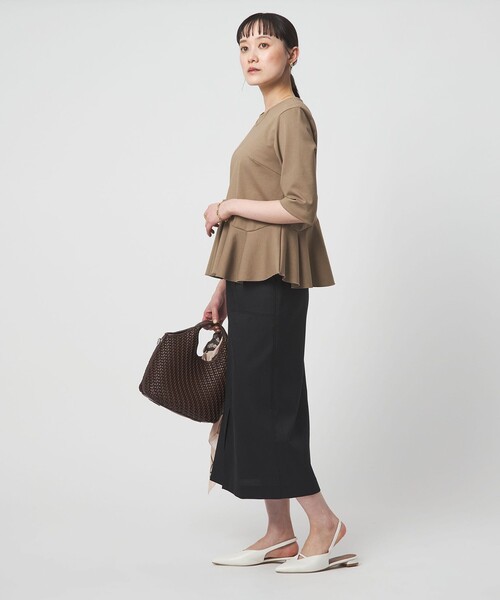 green label relaxing(グリーンレーベルリラクシング)の「イレヘム ペプラム ポンチ プルオーバー カットソー 接触冷感 UVカット(Tシャツ/カットソー・レディース・ベージュ/オフホワイト/ブラック・FREE)」の11枚目の写真