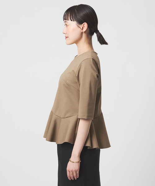 green label relaxing(グリーンレーベルリラクシング)の「イレヘム ペプラム ポンチ プルオーバー カットソー 接触冷感 UVカット(Tシャツ/カットソー・レディース・ベージュ/オフホワイト/ブラック・FREE)」の12枚目の写真