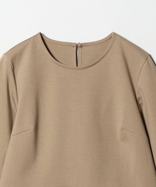 green label relaxing(グリーンレーベルリラクシング)の「イレヘム ペプラム ポンチ プルオーバー カットソー 接触冷感 UVカット(Tシャツ/カットソー・レディース・ベージュ/オフホワイト/ブラック・FREE)」の16枚目の写真