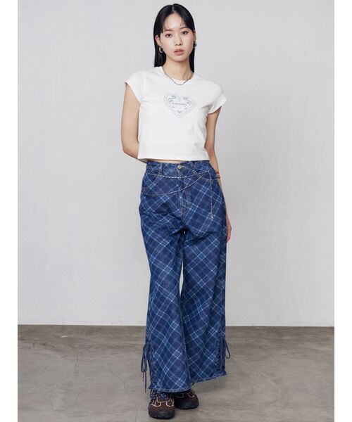EMODA(エモダ)の「エンブレムハートパッチTシャツ(Tシャツ/カットソー・レディース・ブラック/ブルー/ピンク/ホワイト・FREE)」の7枚目の写真