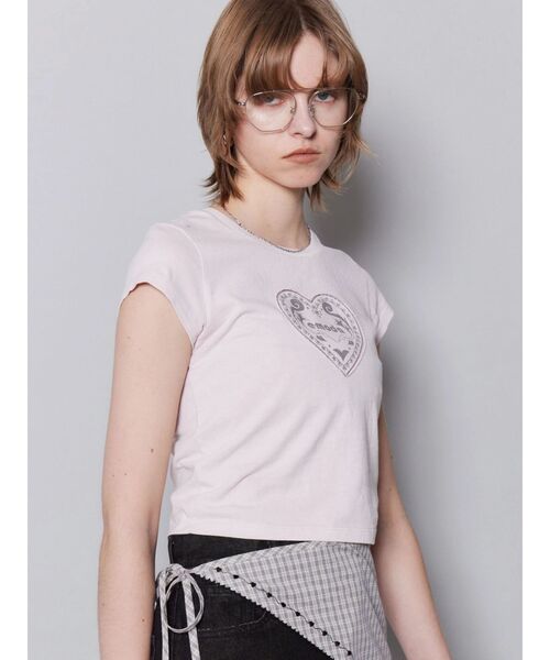 EMODA(エモダ)の「エンブレムハートパッチTシャツ(Tシャツ/カットソー・レディース・ブラック/ブルー/ピンク/ホワイト・FREE)」の9枚目の写真