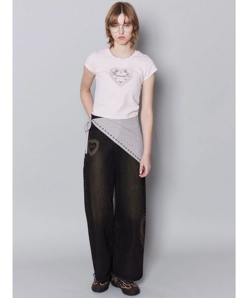 EMODA(エモダ)の「エンブレムハートパッチTシャツ(Tシャツ/カットソー・レディース・ブラック/ブルー/ピンク/ホワイト・FREE)」の12枚目の写真