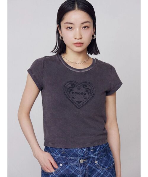 EMODA(エモダ)の「エンブレムハートパッチTシャツ(Tシャツ/カットソー・レディース・ブラック/ブルー/ピンク/ホワイト・FREE)」の17枚目の写真