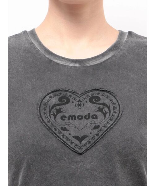 EMODA（エモダ）の「エンブレムハートパッチTシャツ（Tシャツ/カットソー・レディース・ブラック/ブルー/ピンク/ホワイト・FREE）」の12枚目の写真