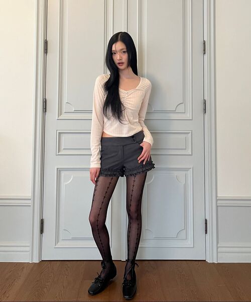 ILLIGO(イリゴ)の「ローズシャーリングロングスリーブクリーム(Tシャツ/カットソー・レディース・その他・OS)」の6枚目の写真