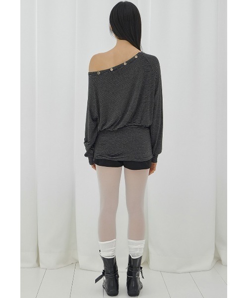 FANCY CLUB(ファンシークラブ)の「A'GEM/9 × .kom 『FANCY CLUB/ファンシークラブ』DRAWING STRIPE OFF-SHOULDER/ドローイングストライプオフショルダー(Tシャツ/カットソー・レディース・ブラック/グレー・FREE)」の10枚目の写真