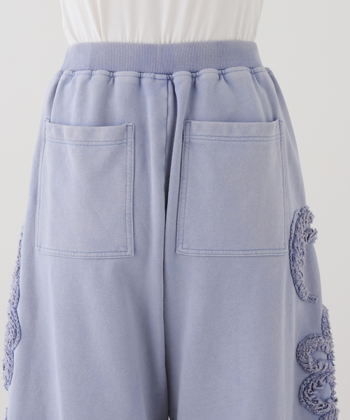 TAAKK(ターク)の「TAAKK SCULPTURAL EMBROIDERY WIDE PANTS TA26SS-PT070:パンツ(スウェットパンツ・レディース・ブルー・X-SMALL)」の11枚目の写真