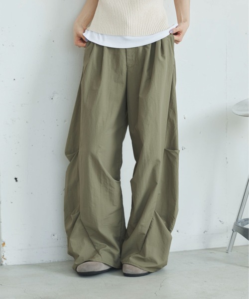 PILIT（ピリット）の「タックバレルパンツ（その他パンツ・レディース・モカ/ブラック/オリーブ・MEDIUM）」の3枚目の写真