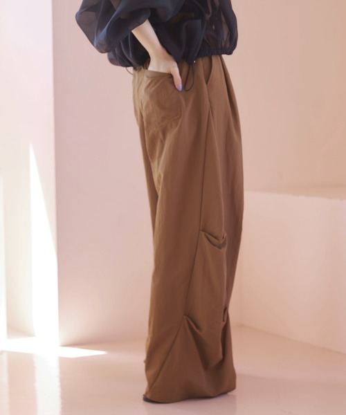 PILIT（ピリット）の「タックバレルパンツ（その他パンツ・レディース・モカ/ブラック/オリーブ・MEDIUM）」の21枚目の写真