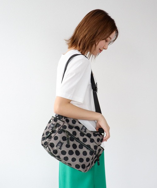 Three Four Time（ｽﾘｰﾌｫｰﾀｲﾑ）の「サイドジッパーポケットショルダー（ショルダーバッグ・レディース・ブラック系その他/グレー系その他・FREE）」の2枚目の写真