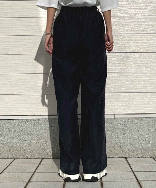Q(キュー)の「ストレートリラックスパンツ(その他パンツ・レディース・ライトオリーブ/ダークネイビー・MEDIUM)」の9枚目の写真