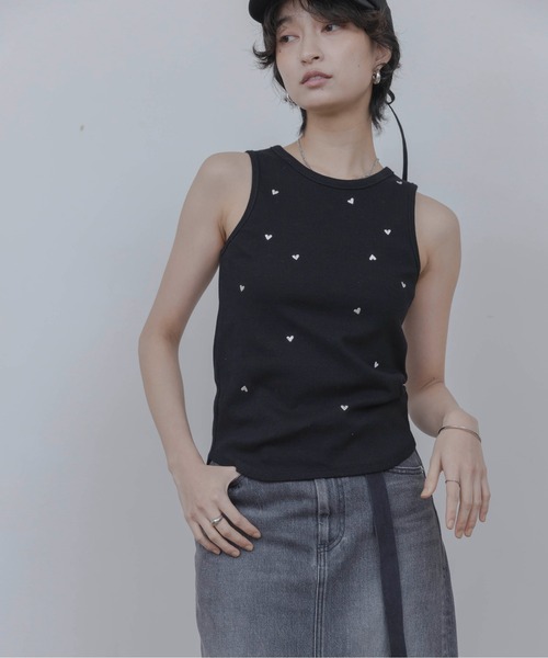 Eimee Law(エイミーロウ)の「ハート刺繍タンクトップ(タンクトップ・レディース・グレー/オフホワイト/グレイッシュベージュ/ブラック・FREE)」の22枚目の写真