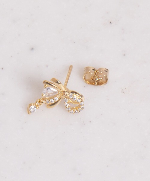 Peony（ピオニー）の「【Peony/ピオニー】デザインリボン　ラインストーンミックスピアス（ピアス（両耳用）・レディース・シルバー/ゴールド・FREE）」の12枚目の写真