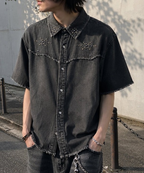 8(eight)(エイト)の「スタッズ デニムシャツ(シャツ/ブラウス・メンズ・ネイビー/サックスブルー/ブラック・MEDIUM/LARGE)」の1枚目の写真