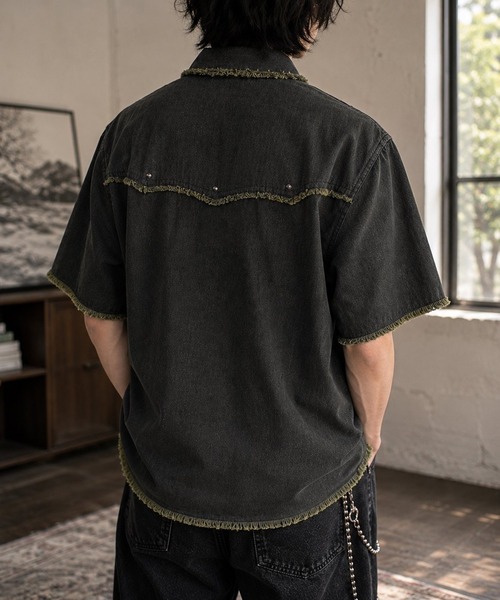 8(eight)(エイト)の「スタッズ デニムシャツ(シャツ/ブラウス・メンズ・ネイビー/サックスブルー/ブラック・MEDIUM/LARGE)」の9枚目の写真