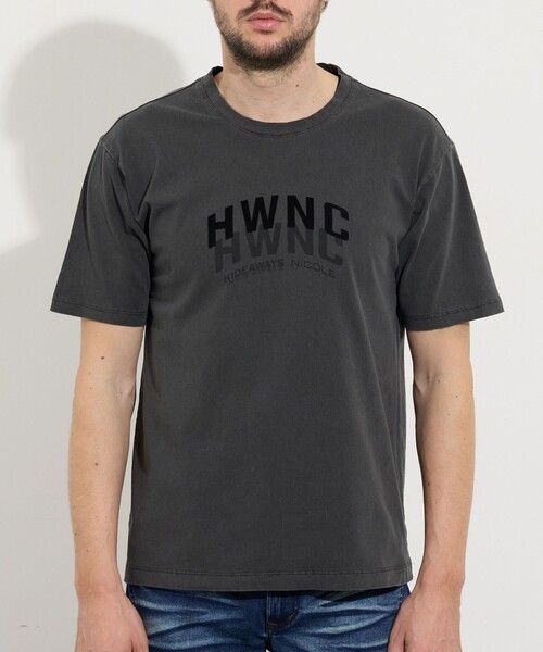 HIDEAWAYS NICOLE(ハイダウェイニコル)の「ピグメント加工ロゴプリント半袖Tシャツ(Tシャツ/カットソー・メンズ・チャコールグレー/ホワイト・M/XL/L)」の7枚目の写真