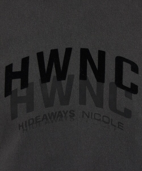 HIDEAWAYS NICOLE(ハイダウェイニコル)の「ピグメント加工ロゴプリント半袖Tシャツ(Tシャツ/カットソー・メンズ・チャコールグレー/ホワイト・M/XL/L)」の13枚目の写真