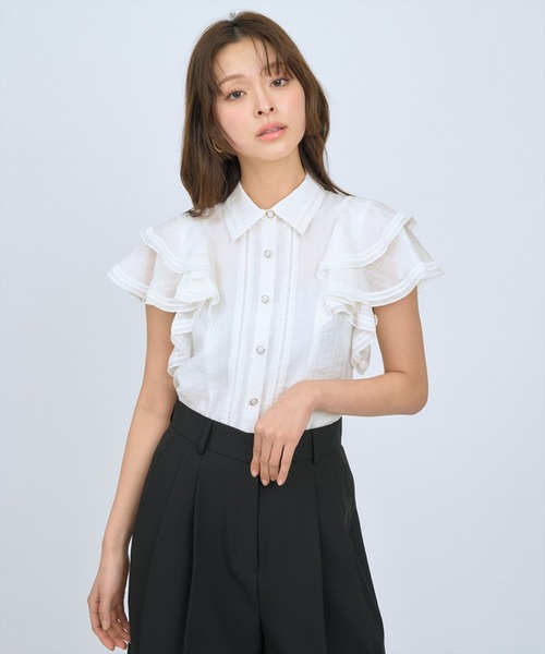 AND COUTURE(アンドクチュール)の「ラッフルスリーブシャツブラウス(シャツ/ブラウス・レディース・グリーン/オフホワイト/ブルー・FREE)」の10枚目の写真