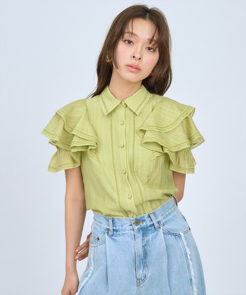 AND COUTURE(アンドクチュール)の「ラッフルスリーブシャツブラウス(シャツ/ブラウス・レディース・グリーン/オフホワイト/ブルー・FREE)」の22枚目の写真