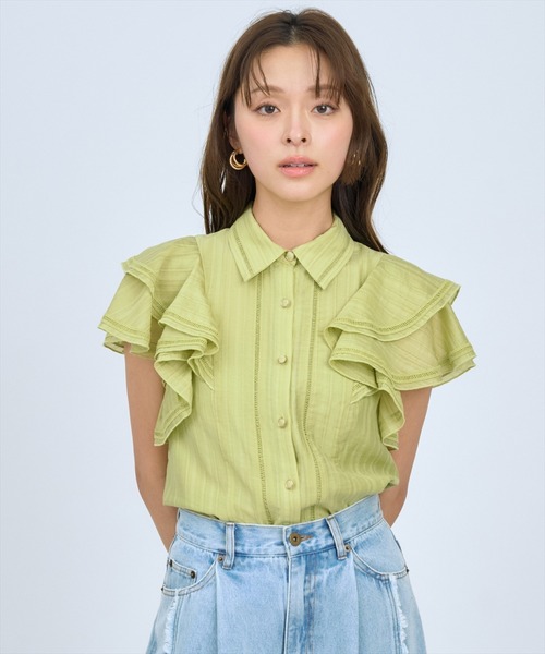 AND COUTURE(アンドクチュール)の「ラッフルスリーブシャツブラウス(シャツ/ブラウス・レディース・グリーン/オフホワイト/ブルー・FREE)」の19枚目の写真