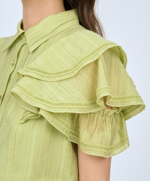 AND COUTURE(アンドクチュール)の「ラッフルスリーブシャツブラウス(シャツ/ブラウス・レディース・グリーン/オフホワイト/ブルー・FREE)」の15枚目の写真