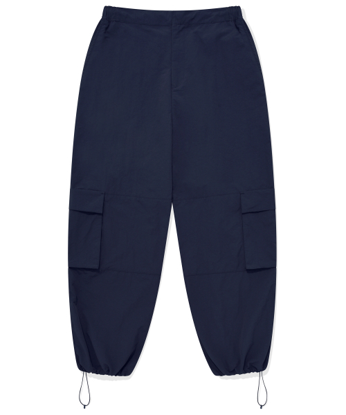 YALE（イェール）の「ナイロンスポーティカーゴパンツネイビー（スウェットパンツ・レディース・その他・LARGE/MEDIUM/SMALL/X-LARGE/X-SMALL/XX-LARGE）」の2枚目の写真
