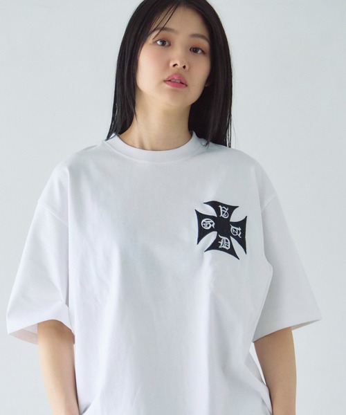 GALLIS ADDICTION(ガリスアディクション)の「GA Cross Logo刺繍 Tee(Tシャツ/カットソー・メンズ・ホワイト/ブラック・L/M)」の2枚目の写真