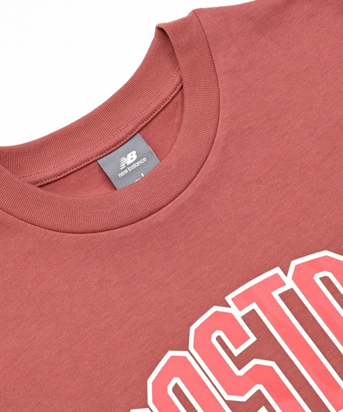 NEW BALANCE(ニューバランス)の「エンブロイダリードNBショートスリーブTシャツ(Tシャツ/カットソー・メンズ・レンガ・SMALL/MEDIUM/LARGE/X-LARGE/XX-LARGE)」の7枚目の写真