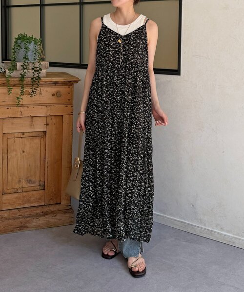 Thevon(ゼボン)の「ワッシャープリーツキャミワンピース(ワンピース・レディース・ブラック/サックスブルー/ブラック系その他2/ブラウン・FREE)」の20枚目の写真