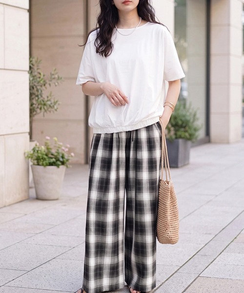 SELECT LEVERY(セレクトリベリー)の「天竺裾ゴム入りドルマンTシャツ(Tシャツ/カットソー・レディース・ブラウン/ブラック/オフホワイト・FREE)」の12枚目の写真