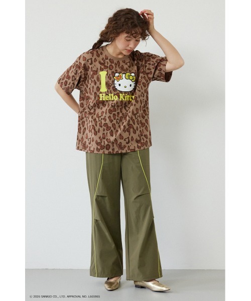 RODEO CROWNS WIDE BOWL（ロデオクラウンズワイドボウル）の「(HELLO KITTY) Face Tシャツ（Tシャツ/カットソー・レディース・ブラック/グレー系その他/オフホワイト/ベージュ系その他・SMALL/MEDIUM）」の5枚目の写真