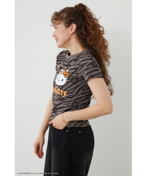 RODEO CROWNS WIDE BOWL（ロデオクラウンズワイドボウル）の「(HELLO KITTY) Face Tシャツ（Tシャツ/カットソー・レディース・ブラック/グレー系その他/オフホワイト/ベージュ系その他・SMALL/MEDIUM）」の8枚目の写真