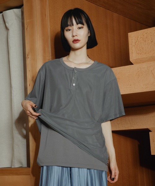 HARE(ハレ)の「シアーレイヤードヘンリーネックカット(HARE)(Tシャツ/カットソー・メンズ・グレー/カーキ/ブラック・FREE)」の2枚目の写真