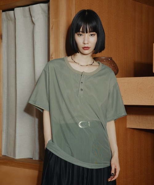 HARE(ハレ)の「シアーレイヤードヘンリーネックカット(HARE)(Tシャツ/カットソー・メンズ・グレー/カーキ/ブラック・FREE)」の3枚目の写真