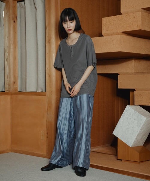 HARE(ハレ)の「シアーレイヤードヘンリーネックカット(HARE)(Tシャツ/カットソー・メンズ・グレー/カーキ/ブラック・FREE)」の22枚目の写真