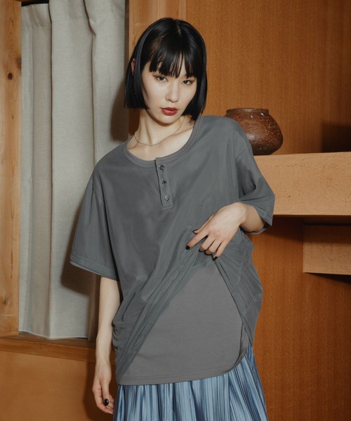 HARE(ハレ)の「シアーレイヤードヘンリーネックカット(HARE)(Tシャツ/カットソー・メンズ・グレー/カーキ/ブラック・FREE)」の16枚目の写真