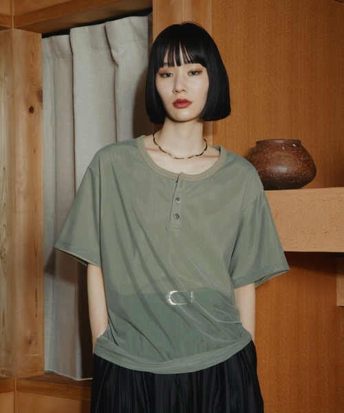 HARE(ハレ)の「シアーレイヤードヘンリーネックカット(HARE)(Tシャツ/カットソー・メンズ・グレー/カーキ/ブラック・FREE)」の9枚目の写真