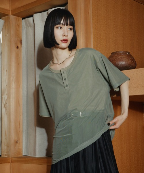 HARE(ハレ)の「シアーレイヤードヘンリーネックカット(HARE)(Tシャツ/カットソー・メンズ・グレー/カーキ/ブラック・FREE)」の10枚目の写真