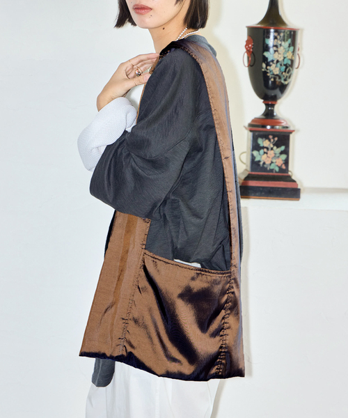 CITYSHOP（シティーショップ）の「COMING OF AGE REVERSIBLE FLAT CROSSBODY #1013：ボディバッグ（ボディバッグ/ウエストポーチ・レディース・ブラウン・FREE）」の3枚目の写真