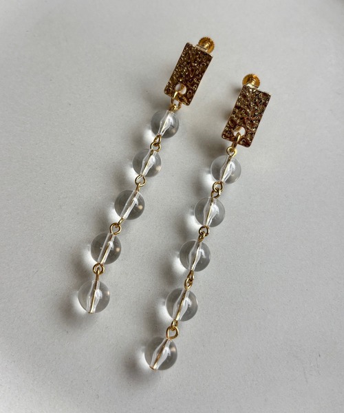 tone(トーン)の「【As】【アレルギー対応】NO.211 レクタングル ゆらゆら ロングボール イヤリング(ニッケルフリー)(MA)(イヤリング・レディース・ゴールド系2/ゴールド系3/ゴールド・FREE)」の5枚目の写真