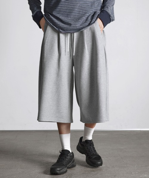NAKER(ネイカー)の「サイドタックワイドスウェットショーツ(その他パンツ・メンズ・ブラック/杢グレー・M/XL/L/S)」の1枚目の写真
