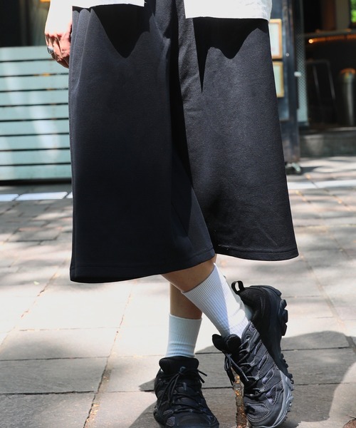 NAKER(ネイカー)の「サイドタックワイドスウェットショーツ(その他パンツ・メンズ・ブラック/杢グレー・M/XL/L/S)」の5枚目の写真