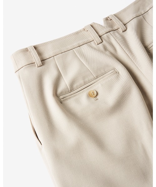 DoCLASSE（ ドゥクラッセ）の「ライトツイル・タックワイドパンツ（その他パンツ・レディース・グレイッシュベージュ/オリーブ・7/9/11/13）」の8枚目の写真