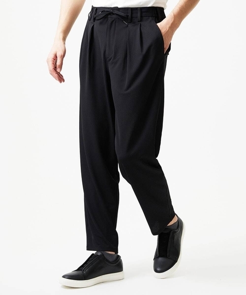MICHEL KLEIN HOMME (ミッシェルクランオム)の「サッカーストライプ織りワイドパンツ(スラックス・メンズ・ブラック/ダークグレー・MEDIUM/LARGE/X-LARGE)」の2枚目の写真