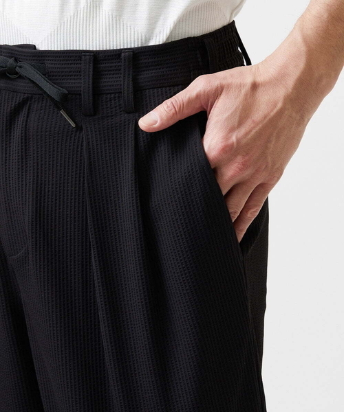 MICHEL KLEIN HOMME (ミッシェルクランオム)の「サッカーストライプ織りワイドパンツ(スラックス・メンズ・ブラック/ダークグレー・MEDIUM/LARGE/X-LARGE)」の6枚目の写真