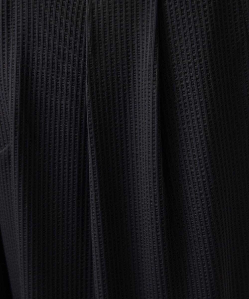 MICHEL KLEIN HOMME (ミッシェルクランオム)の「サッカーストライプ織りワイドパンツ(スラックス・メンズ・ブラック/ダークグレー・MEDIUM/LARGE/X-LARGE)」の3枚目の写真