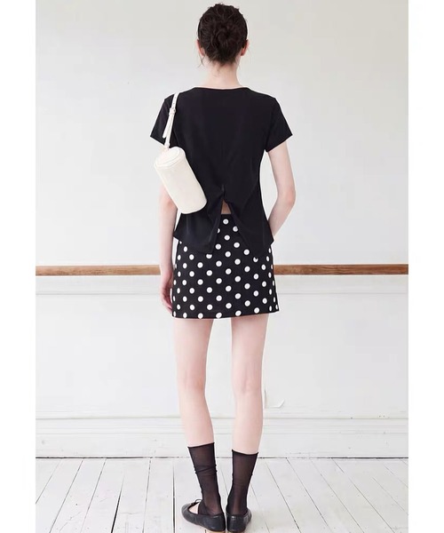 Fano Studios(ファノ ストゥディオズ)の「バックツイスト スリットトップス FX26S404【Fano Studios】【2026SS】(Tシャツ/カットソー・レディース・ブラック・S/M/L)」の3枚目の写真